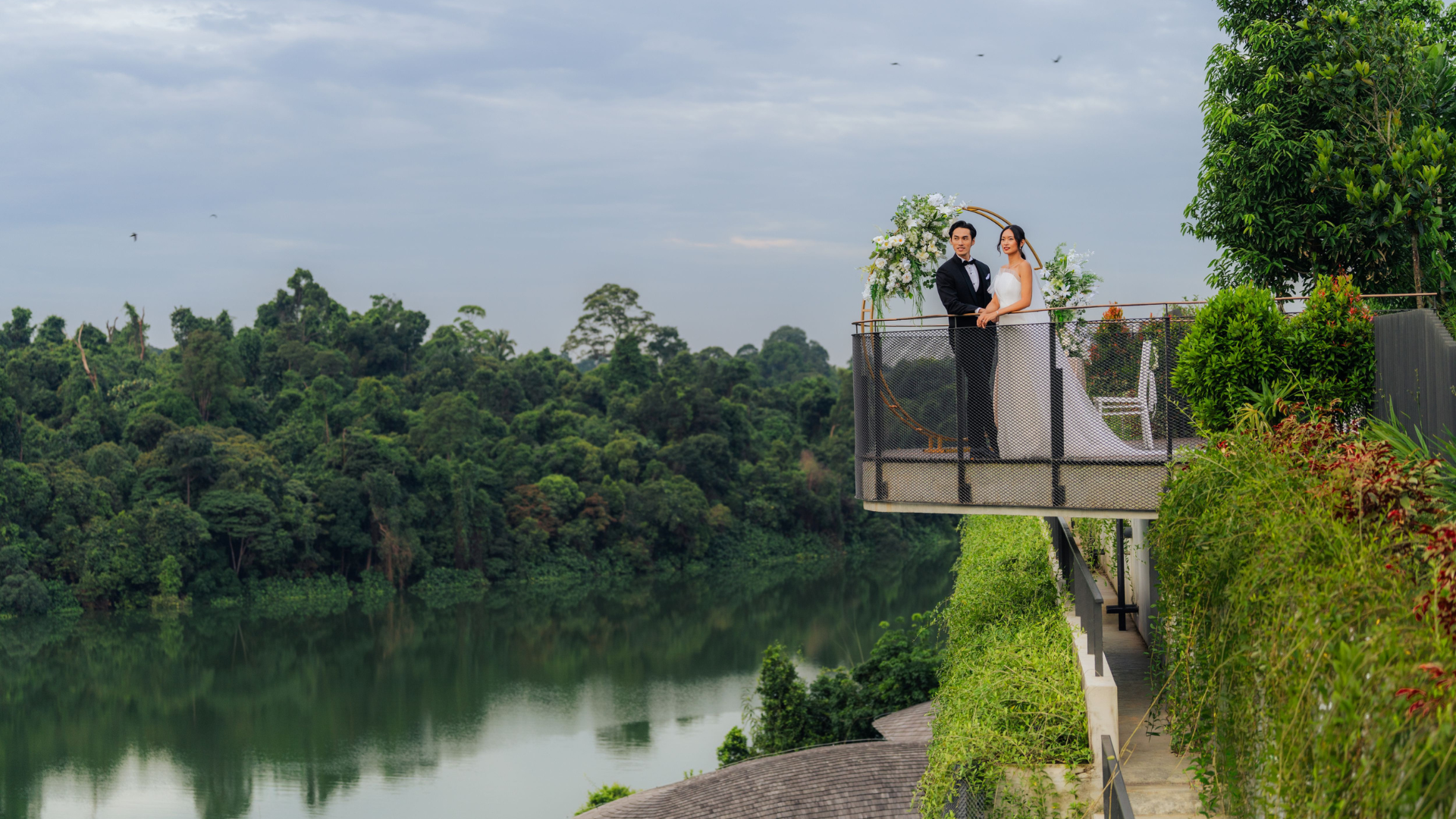 Wedding photo shoot at rooftop platform. 